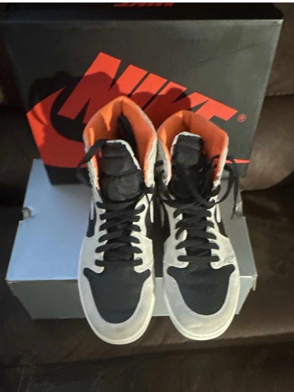 🔴 Air Jordan Men’s RETRO 1 High OG Neutral Grey/Black